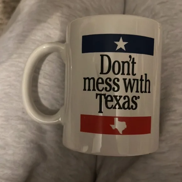“ Don’t mess with Texas “ coffee mug - Picture 2 of 2